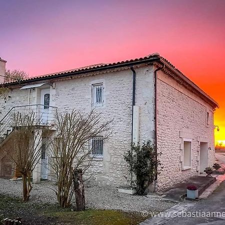 Chambres D'Hotes Chateau Pierre De Montignac Civrac-en-Médoc 외부 사진