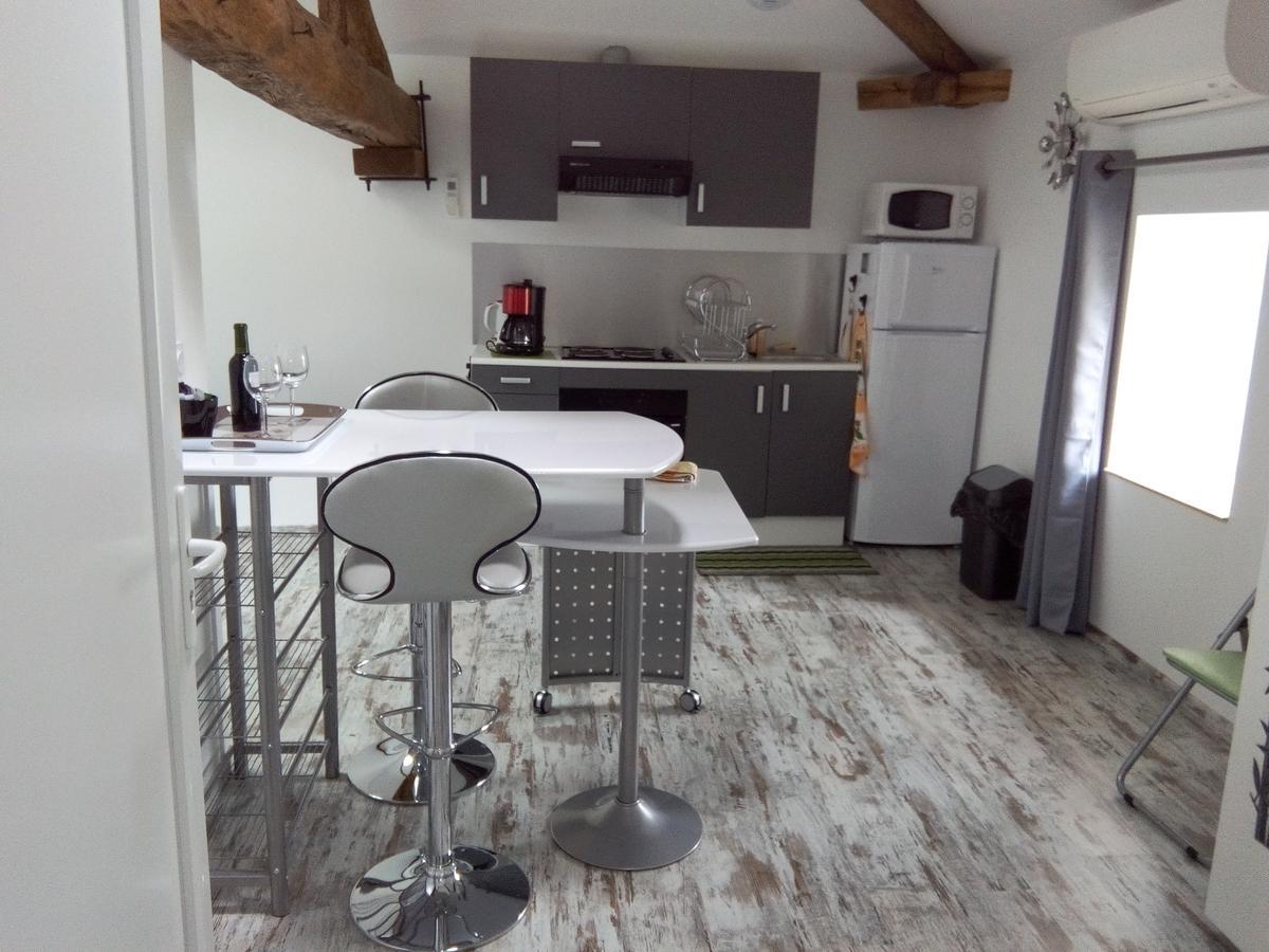 Chambres D'Hotes Chateau Pierre De Montignac Civrac-en-Médoc 외부 사진